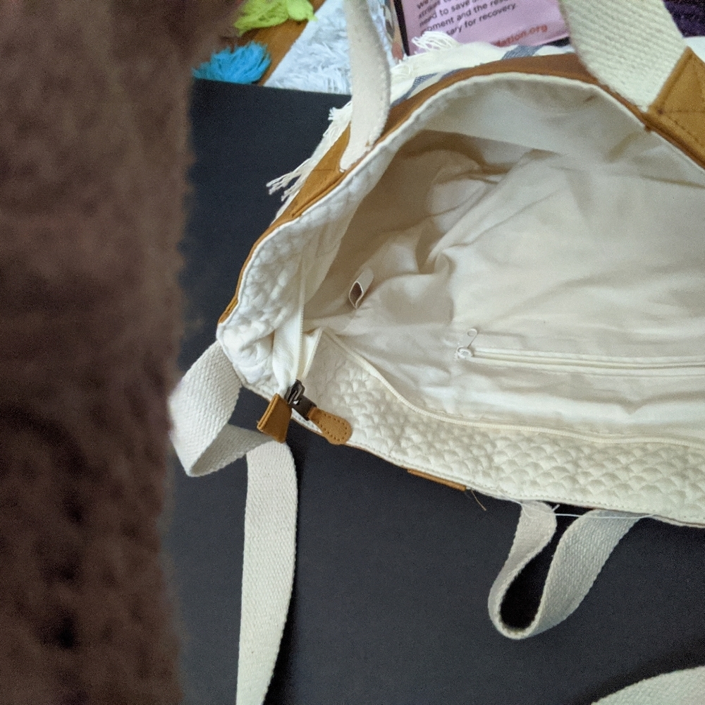 None West Tote